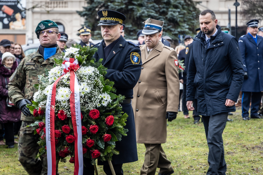 Główne uroczystości odbyły się pod pomnikiem Armii Krajowej.