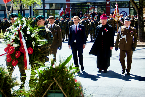 Uroczystości odbyły się na placu Konsulatu Polskiego.